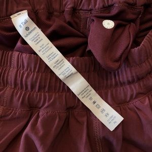 lululemon athletica Shorts - lululemon - Hotty hot short lululemon athletica Shorts - lululemon - Hotty hot short